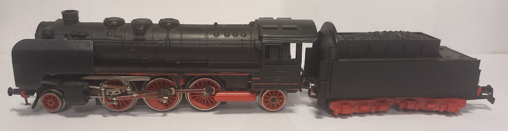 PIKO 23 001 Wagner-Leitbleche Deutsche Reichsbahn  SAMMLERWERT ca. 70€ - 120€  Baujahr: 1955
