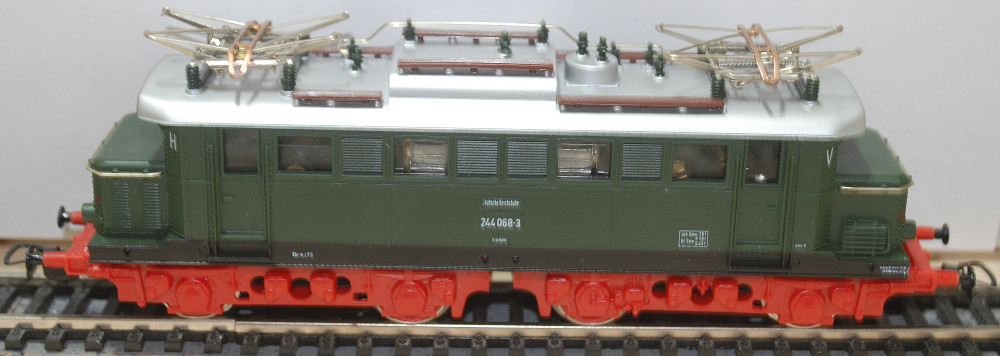 PIKO E244 068-03 Deutsche Reichsbahn  SAMMLERWERT ca. 40€ - 80€  Baujahr: 1992 ???
