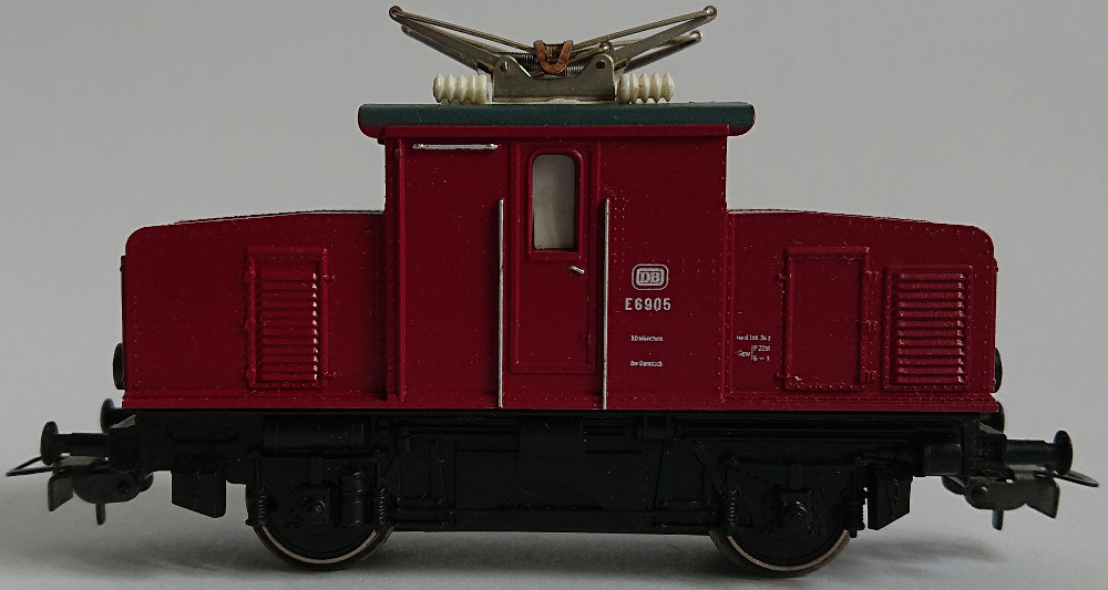 PIKO 69 05 ROT Deutsche Bundesbahn  SAMMLERWERT ca. 30€ - 50€  Baujahr: 1968
